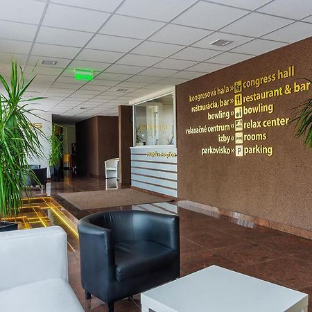 Hotel Lineas Presov Ngoại thất bức ảnh