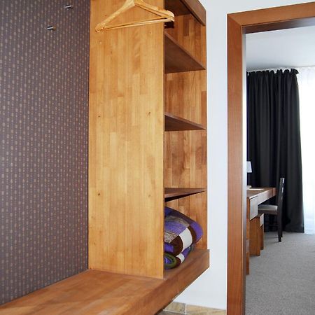 Hotel Lineas Presov Ngoại thất bức ảnh