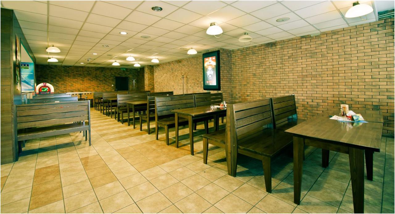 Hotel Lineas Presov Ngoại thất bức ảnh
