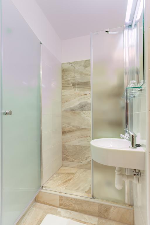 Hotel Lineas Presov Ngoại thất bức ảnh