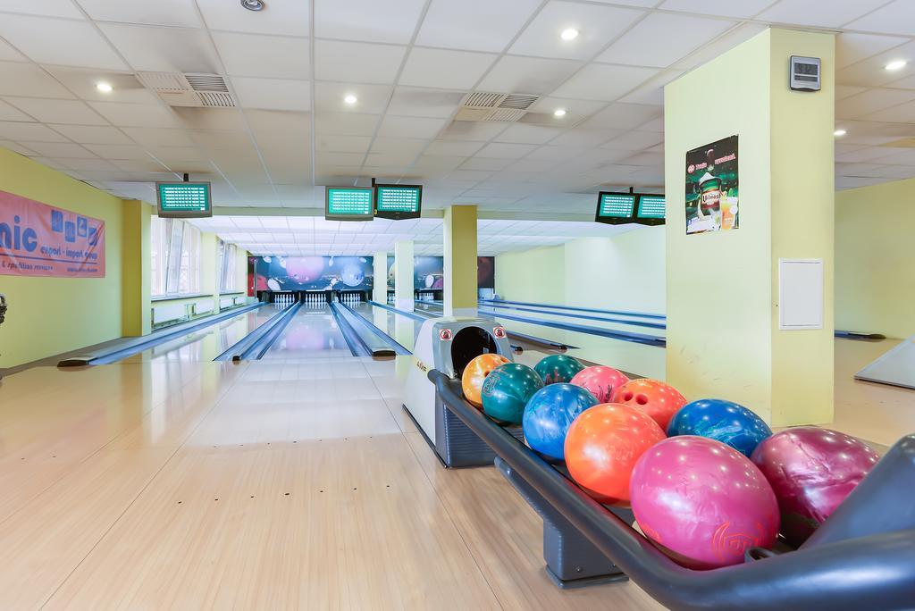 Hotel Lineas Presov Ngoại thất bức ảnh